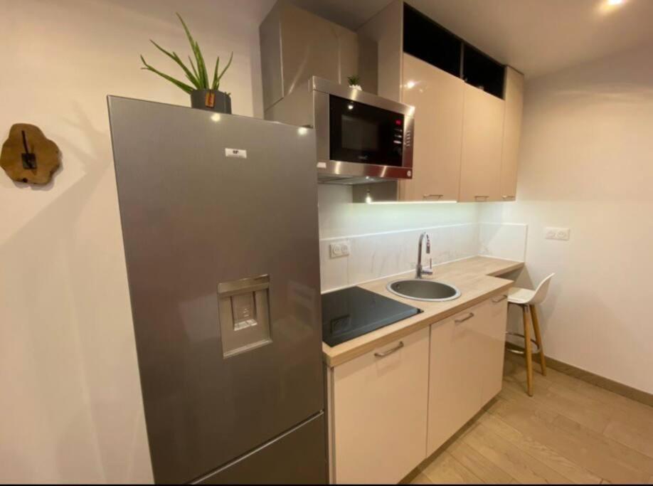 Appartement Avec Terrasse 坎佩尔 外观 照片